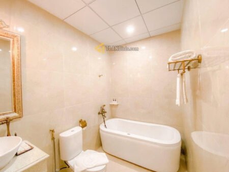 Khách sạn mặt tiền Tô Hiến Thành, P3, Đà Lạt, Mặt tiền rộng 20m 40 PKD