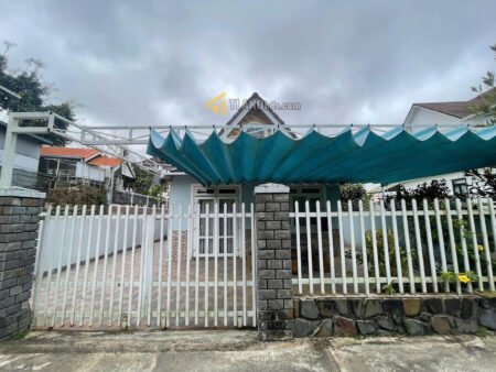 Nhà cấp 4 hẻm ô tô nhỏ Quang Trung, P9, Đà Lạt khuôn đất 12m x 21m