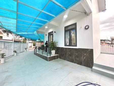 Villa 4 tầng mặt tiền Nguyễn An Ninh, P6, Đà Lạt mặt tiền ngang 18.5m