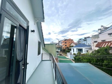 Villa 4 tầng mặt tiền Nguyễn An Ninh, P6, Đà Lạt mặt tiền ngang 18.5m