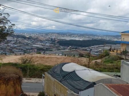 Đất và nhà cấp 4 hẻm ô tô lớn Tự Phước, P11, Đà Lạt, mặt tiền rộng 23m