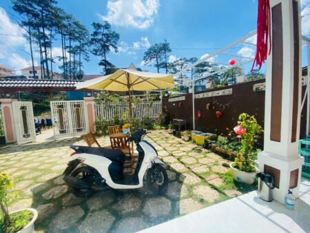 Villa sân vườn hẻm Hoàng Văn Thụ P5 Đà Lạt - 200m2 - 8.5 tỷ