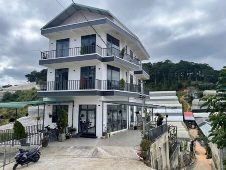 Villa Kinh Doanh Lợi 2 Mặt Tiền Gần Làng Hoa Vạn Thành Đà Lạt