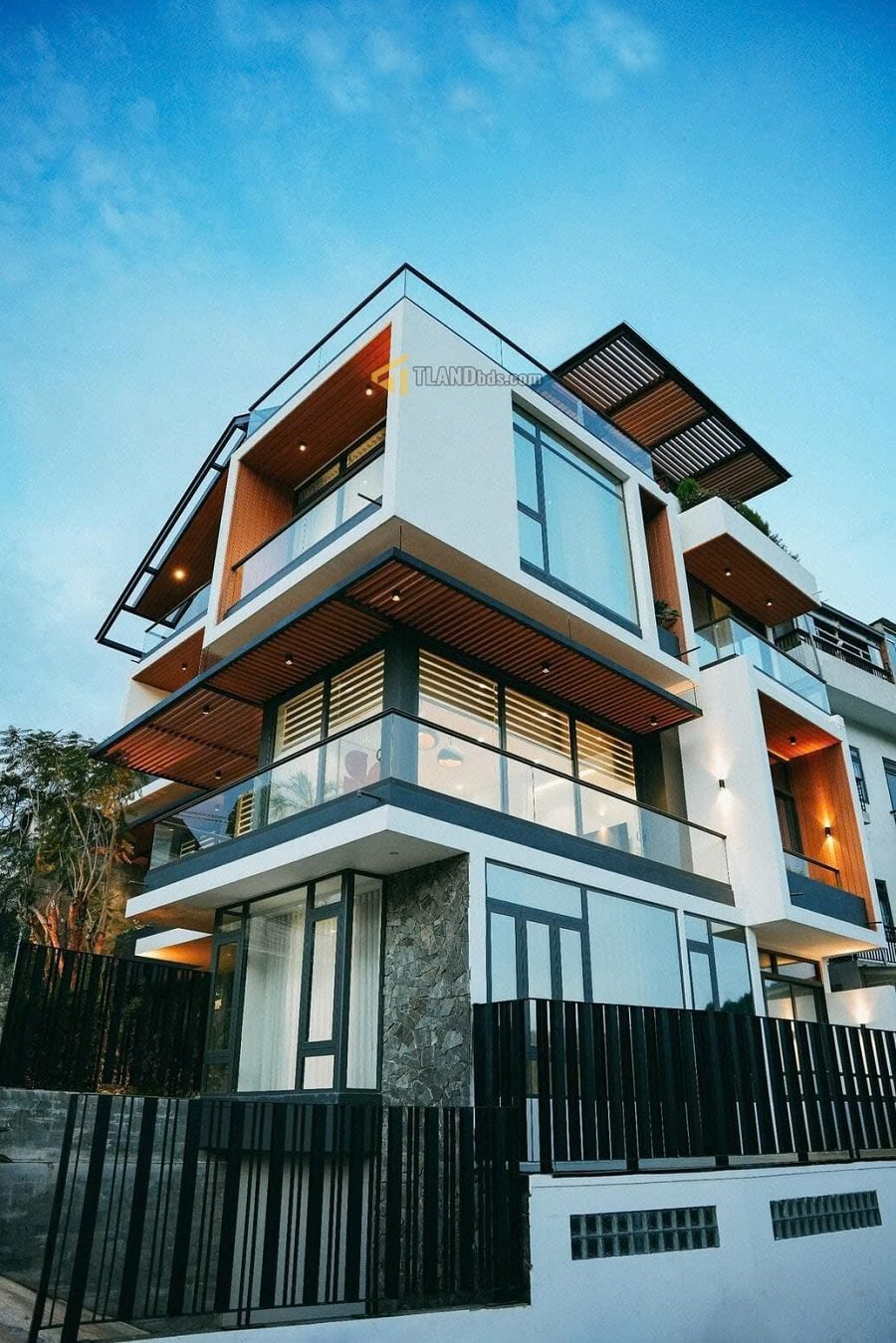 Villa 4 Tầng View Đẹp Tại Vạn Thành, Đà Lạt – 250m² Full Thổ - 19.5 Tỷ Villa 4 Tầng View Đẹp Tại Vạn Thành, Đà Lạt – 250m² Full Thổ - 19.5 Tỷ
