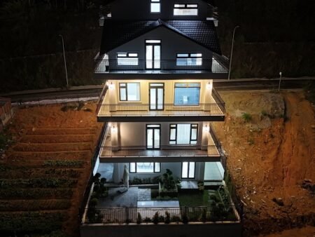 Villa 2 Mặt Tiền An Sơn Đà Lạt – Diện Tích 312m2, 9PN, Giá 29 Tỷ