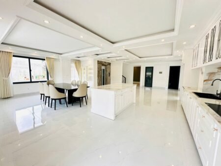 Villa 2 Mặt Tiền An Sơn Đà Lạt – Diện Tích 312m2, 9PN, Giá 29 Tỷ