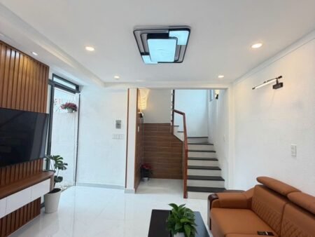 Nhà 2 tầng SR Ngô Huy Diễn P5 Đà Lạt - 3 Phòng Ngủ - 3.3 Tỷ