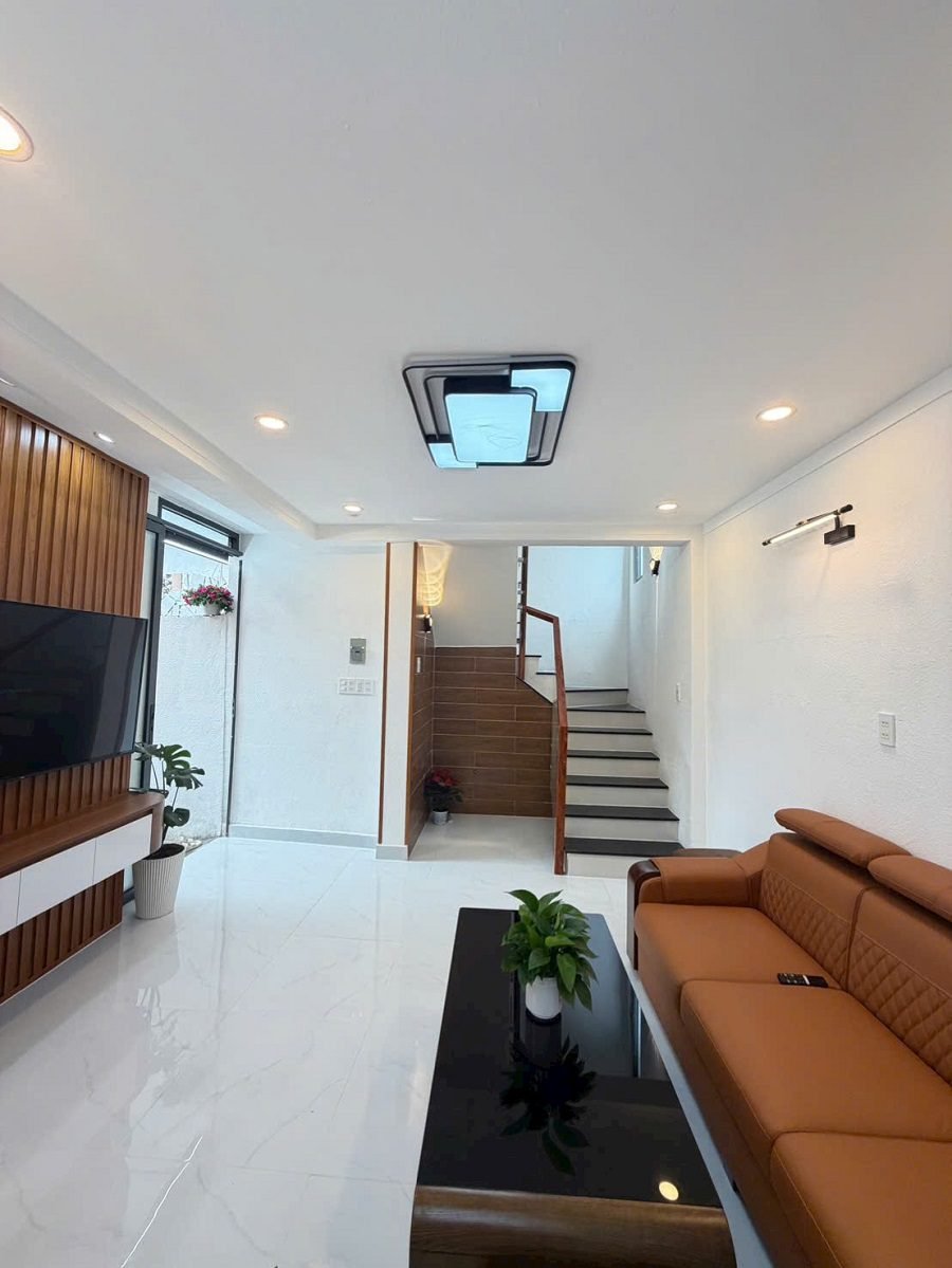 Nhà 2 tầng SR Ngô Huy Diễn P5 Đà Lạt - 3 Phòng Ngủ - 3.3 Tỷ Nhà 2 tầng SR Ngô Huy Diễn P5 Đà Lạt - 3 Phòng Ngủ - 3.3 Tỷ