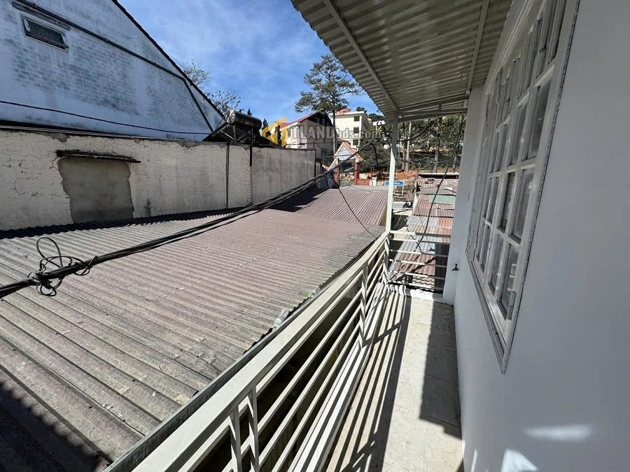 Nhà 3 Tầng Hẻm nhỏ Hoàng Văn Thụ P5 Đà Lạt – 33.88m² Giá 3.2 Tỷ Nhà 3 Tầng Hẻm nhỏ Hoàng Văn Thụ P5 Đà Lạt – 33.88m² Giá 3.2 Tỷ