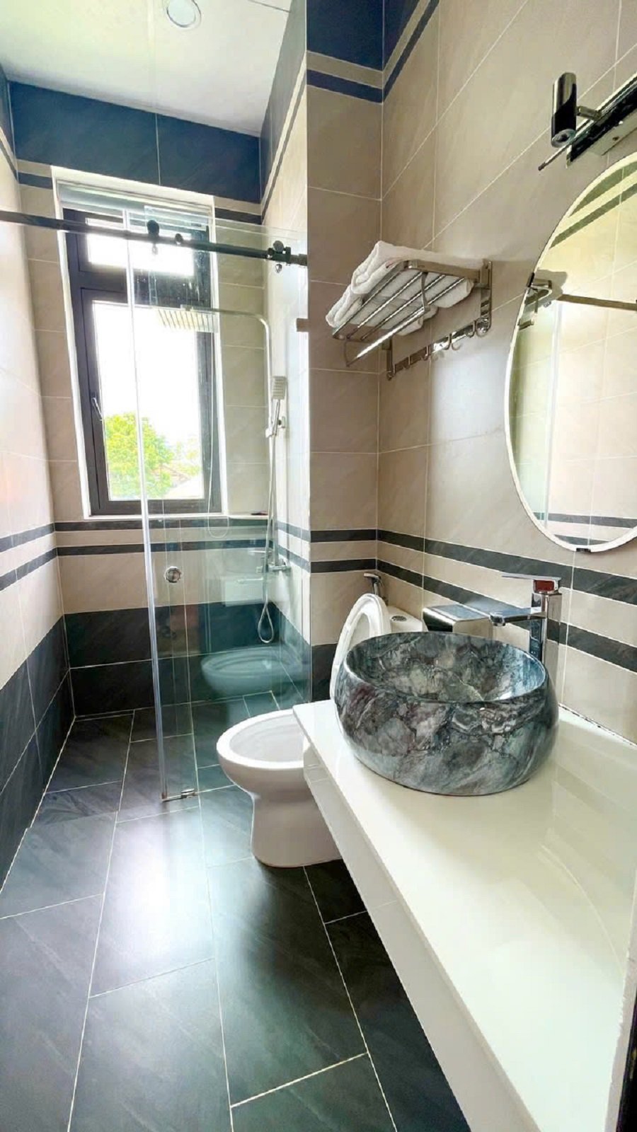 Khách sạn 14 Phòng hẻm oto 4m Nam Hồ P11 Đà Lạt - 202,9 m2 - 25 tỷ Khách sạn 14 Phòng hẻm oto 4m Nam Hồ P11 Đà Lạt - 202,9 m2 - 25 tỷ