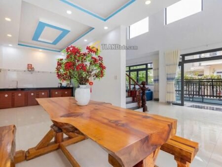 Villa 2 tầng hẻm oto Nam Hồ Phường 11 Đà Lạt - 200m2 - 10.5 tỷ