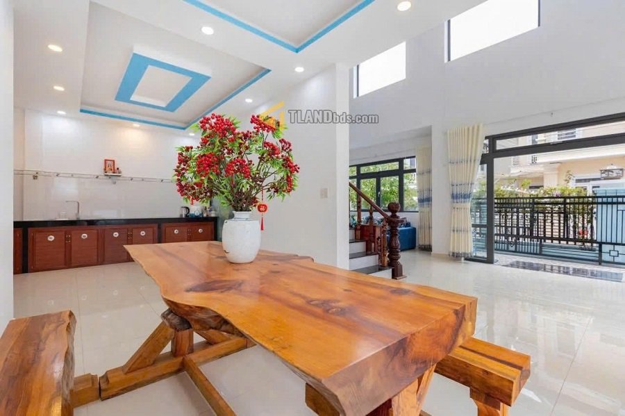 Villa 2 tầng hẻm oto Nam Hồ Phường 11 Đà Lạt - 200m2 - 10.5 tỷ Villa 2 tầng hẻm oto Nam Hồ Phường 11 Đà Lạt - 200m2 - 10.5 tỷ