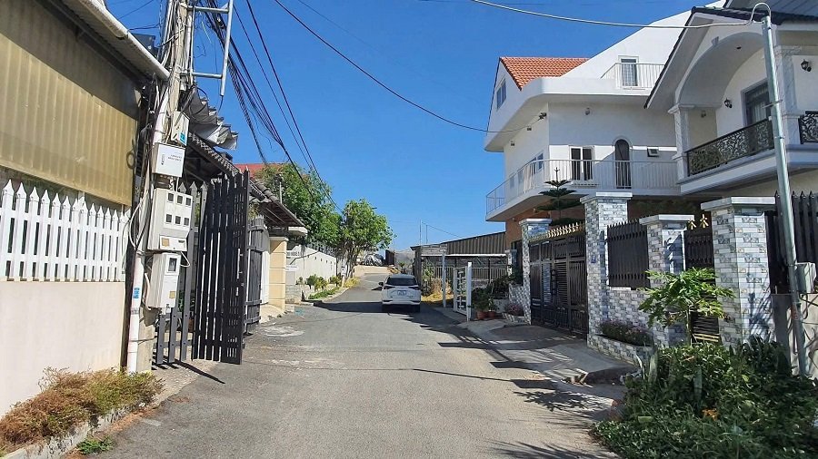 Cặp biệt thự hẻm oto Nam Hồ P11 Đà Lạt - 200 m2 - 11.5 tỷ Cặp biệt thự hẻm oto Nam Hồ P11 Đà Lạt - 200 m2 - 11.5 tỷ