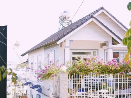 Villa 2 tầng hẻm oto Trịnh Hoài Đức P11 cũ Đà Lạt - 8.5 tỷ
