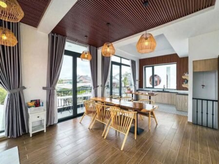 Villa 4 tầng hẻm oto Trịnh Hoài Đức khu biệt thự Nam Hồ P11 Đà Lạt