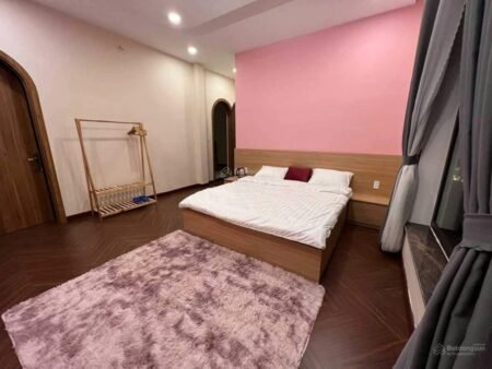 Villa 4 tầng hẻm oto có view Trịnh Hoài Đức khu biệt thư Nam Hồ Đà Lạt