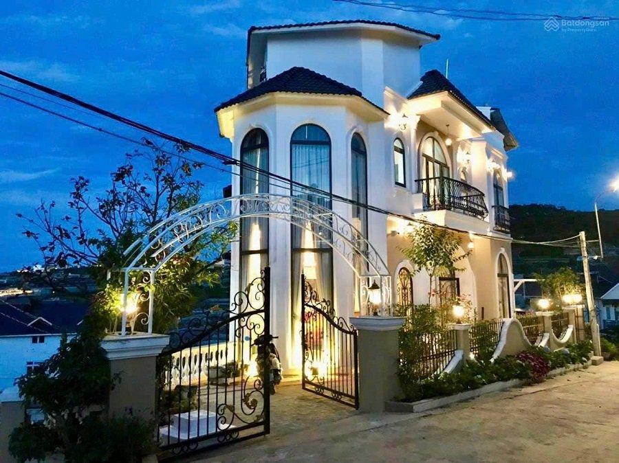 Villa 4 tầng hẻm oto có view Trịnh Hoài Đức khu biệt thư Nam Hồ Đà Lạt Villa 4 tầng hẻm oto có view Trịnh Hoài Đức khu biệt thư Nam Hồ Đà Lạt