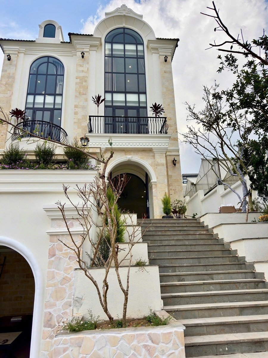 Villa mới 4 tầng hẻm oto Trịnh Hoài Đức P11 cũ Đà Lạt - 304,1 m2 - 20.5 tỷ Villa mới 4 tầng hẻm oto Trịnh Hoài Đức P11 cũ Đà Lạt - 304,1 m2 - 20.5 tỷ