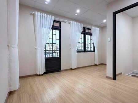 Nhà Vi Bằng Nguyễn Trung Trực P.Xuân Hương Đà Lạt - 40m2, View Nhà Thờ Con Gà, Giá 1.2 Tỷ