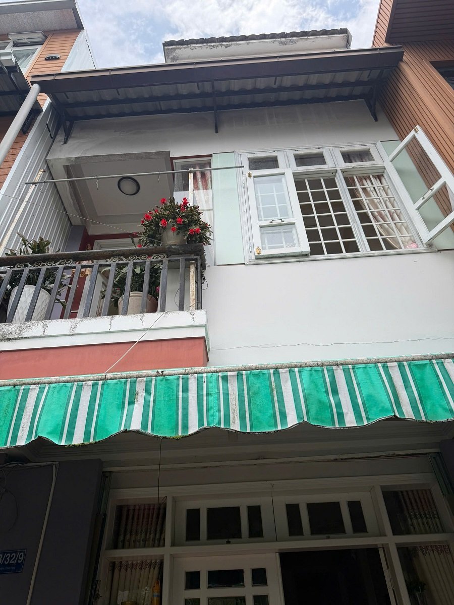 Nhà cấp 4 3 tầng hẻm nhỏ Nguyễn Công Trứ P8 Đà Lạt - 73 m2 - 5.6 tỷ Nhà cấp 4 3 tầng hẻm nhỏ Nguyễn Công Trứ P8 Đà Lạt - 73 m2 - 5.6 tỷ