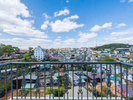 Khách Sạn 7 tầng Mặt Tiền Tô Hiến Thành P3 Đà Lạt - 956m2 - 180 Tỷ