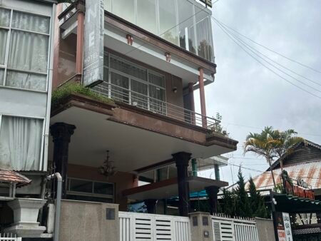 Khách Sạn 3 tầng Mặt Tiền Chu Văn An P3 Đà Lạt - 375m2 18PN - 35 Tỷ