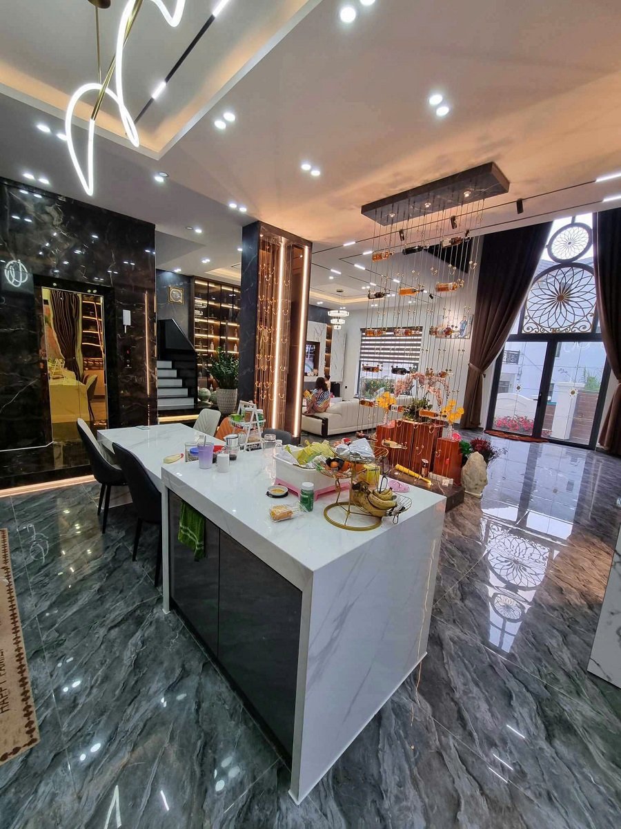 Villa 5 tầng khu bàn tay phật An Sơn Đà Lạt - 202m2 - giảm còn 18.9 tỷ Villa 5 tầng khu bàn tay phật An Sơn Đà Lạt - 202m2 - giảm còn 18.9 tỷ