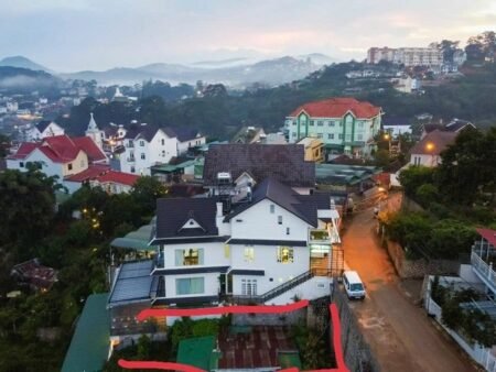Đất view hẻm oto Hoàng Hoa Thám P10 Đà Lạt - 1230m2 - 625m2 Thổ - 32 Tỷ