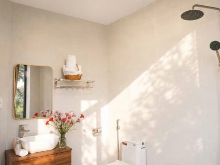 Khách sạn 6 tầng hẻm oto Trịnh Hoài Đức P11 Đà Lạt - 203m2 16 Phòng - 27 tỷ