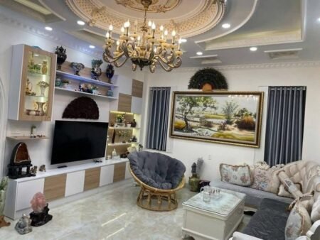 Villa 4 tầng 2 mặt tiền KQH Ngô Quyền P6 cũ Đà Lạt - 7Pn - 16 tỷ