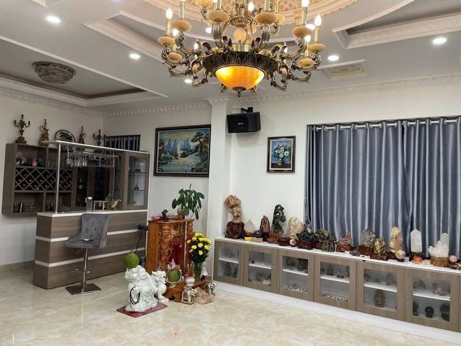 Villa 4 tầng 2 mặt tiền KQH Ngô Quyền P6 cũ Đà Lạt - 7Pn - 16 tỷ Villa 4 tầng 2 mặt tiền KQH Ngô Quyền P6 cũ Đà Lạt - 7Pn - 16 tỷ