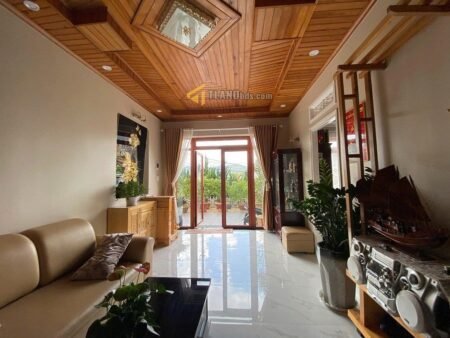 Villa mặt tiền Hoàng Hoa Thám Đà Lạt - 471m2 - 10 PN - 45 tỷ
